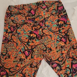 LulaRoe TC leggings, buttery soft, flowers